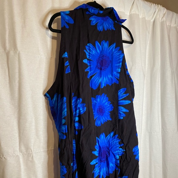 💙Vintage blue and black flower vest💙 - Picture 6 of 8